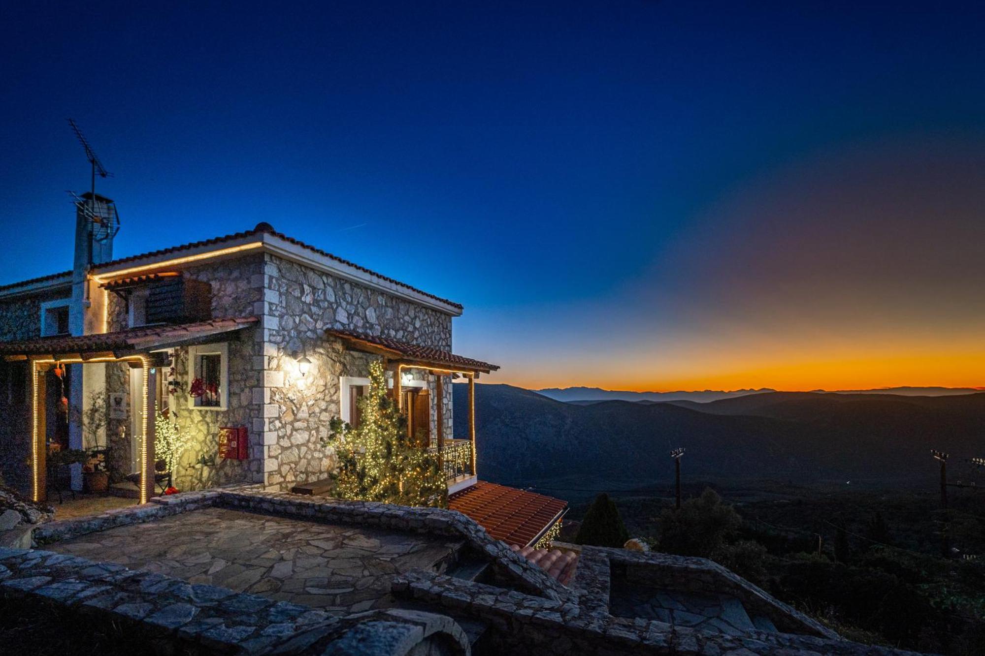 Rock Dandy Deluxe Chalet In Arachova - Delphi, Sauna, Prv Parking, Amazing View ภายนอก รูปภาพ