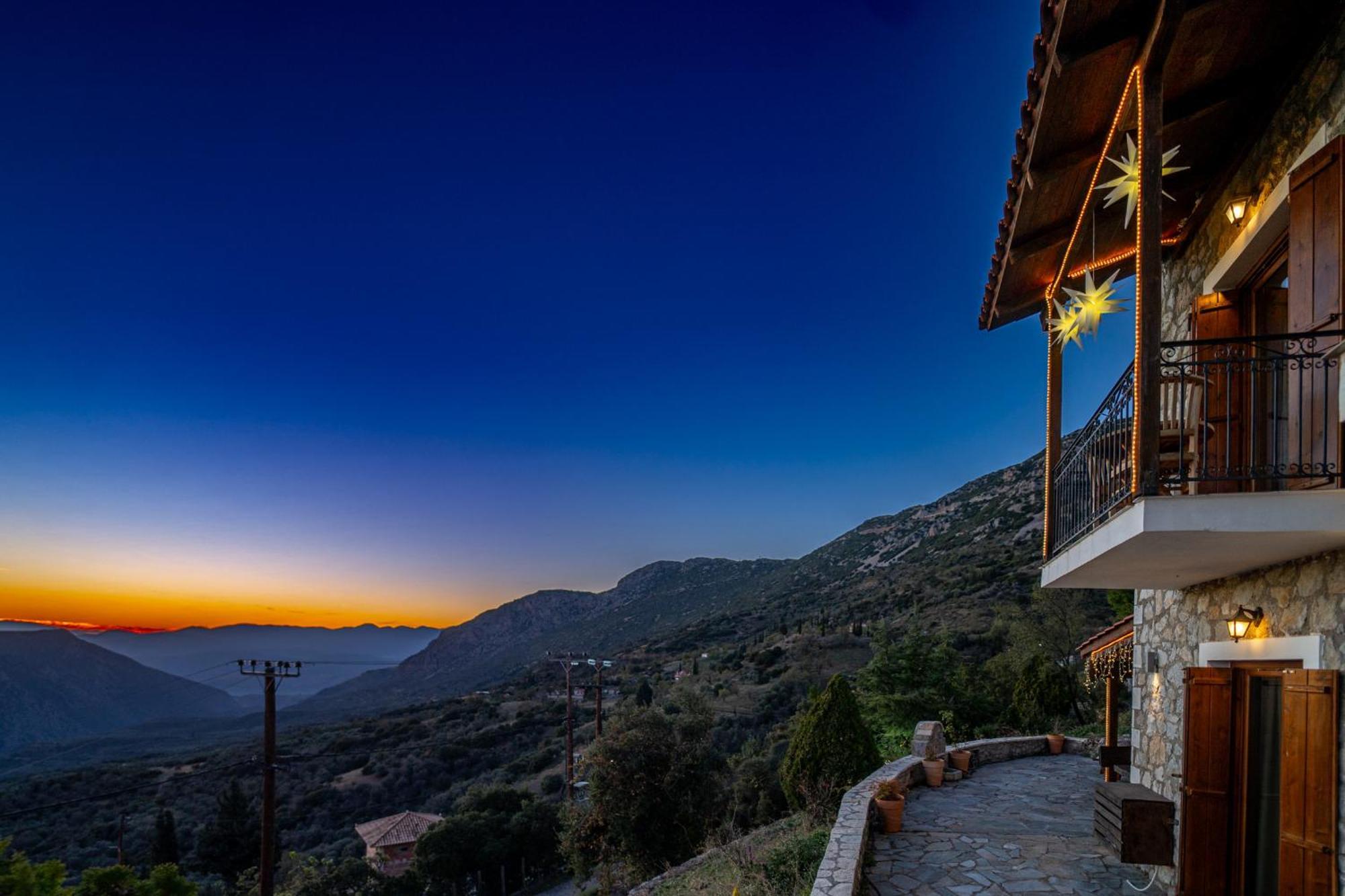 Rock Dandy Deluxe Chalet In Arachova - Delphi, Sauna, Prv Parking, Amazing View ภายนอก รูปภาพ